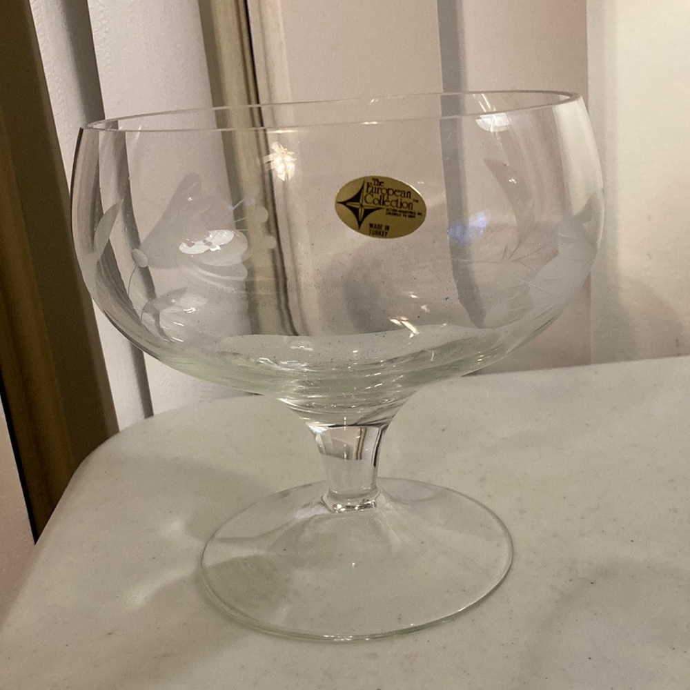 Beautiful Vintage Floral Lace Handcut Turkish Crystal Pedestal Bowl - 1985